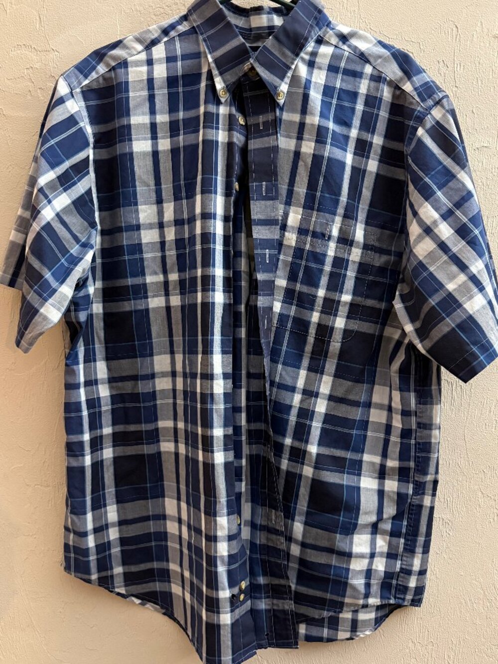 Roundtree & Yorke Men's XL Blue Plaid Wrinkle Free Short Sleeve Button-Up Shirt